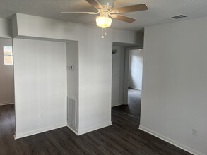 Nest Apartments in Houston, TX - Building Photo - Building Photo