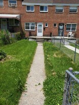 2538 Loyola Northway in Baltimore, MD - Building Photo