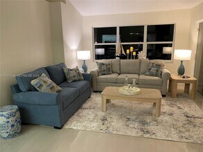 1076 Rotonda Cir in Rotonda West, FL - Building Photo - Building Photo