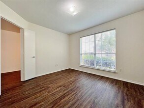 10457 Winding Passage Way in Fort Worth, TX - Foto de edificio - Building Photo