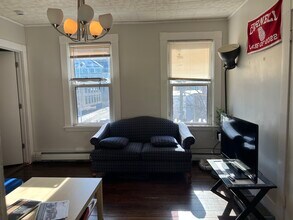 273 Cardinal Medeiros Ave, Unit 3 in Cambridge, MA - Foto de edificio - Building Photo