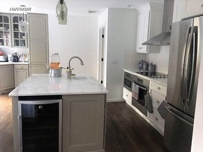 14 Great Cir Dr in Shelter Island, NY - Building Photo - Building Photo