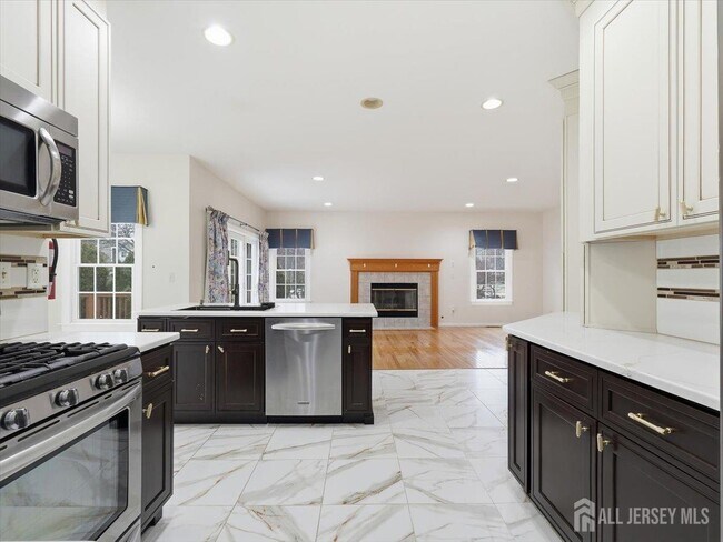 15 Afton Blvd in Monroe Township, NJ - Building Photo - Building Photo