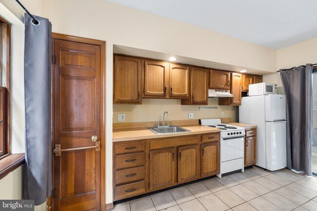 904 S Delhi St in Philadelphia, PA - Building Photo - Building Photo