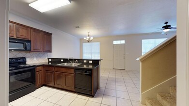 177 Forest Dr Loop in College Station, TX - Building Photo - Building Photo