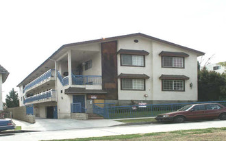 6050 La Prada Apartments