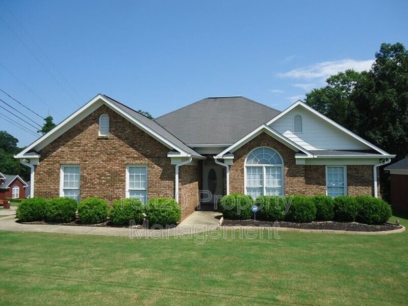 5018 Briarwood Ct in Phenix City, AL - Building Photo