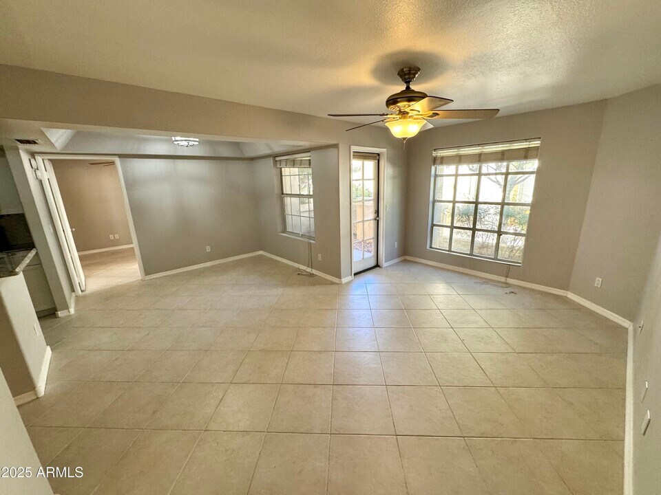1333 E Morten Ave in Phoenix, AZ - Building Photo