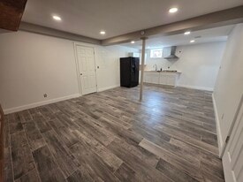 1367 Reservoir Ave in Bridgeport, CT - Building Photo