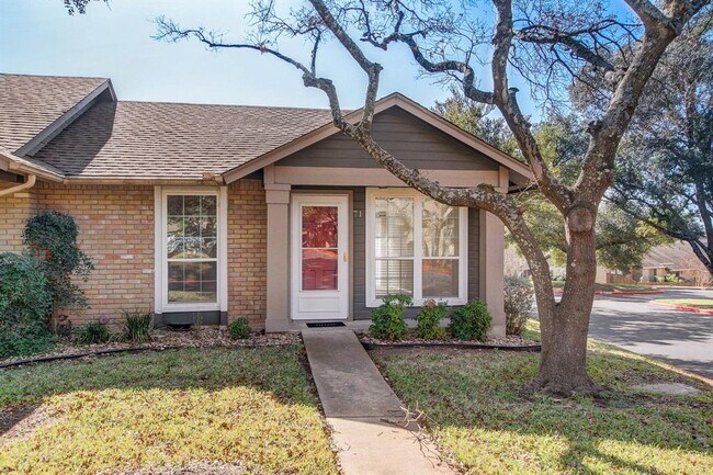 1015 E Yager Ln in Austin, TX - Building Photo - Building Photo