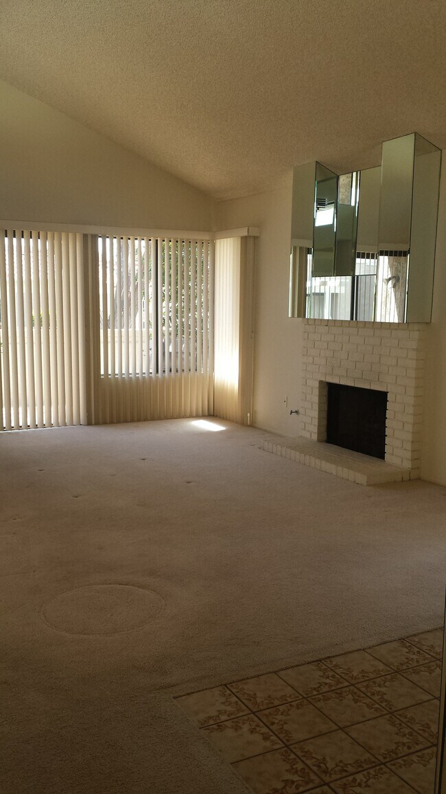 41592 Aventine Ct, Unit CASABLANCA in Palm Desert, CA - Building Photo - Building Photo