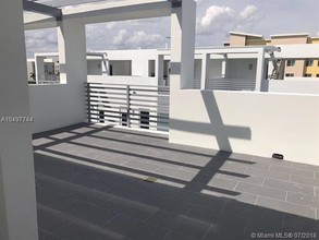 9163 NW 33rd St-Unit -. in Doral, FL - Building Photo - Building Photo