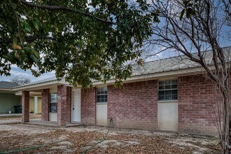 718 Sage Dr in Del Rio, TX - Building Photo - Building Photo