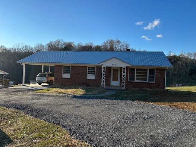 586 Collierstown Rd in Lexington, VA - Building Photo - Building Photo