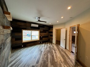 120 Sans Dr in Henryville, PA - Building Photo - Building Photo