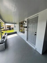 2854 SW 4th Pl in Fort Lauderdale, FL - Building Photo - Building Photo