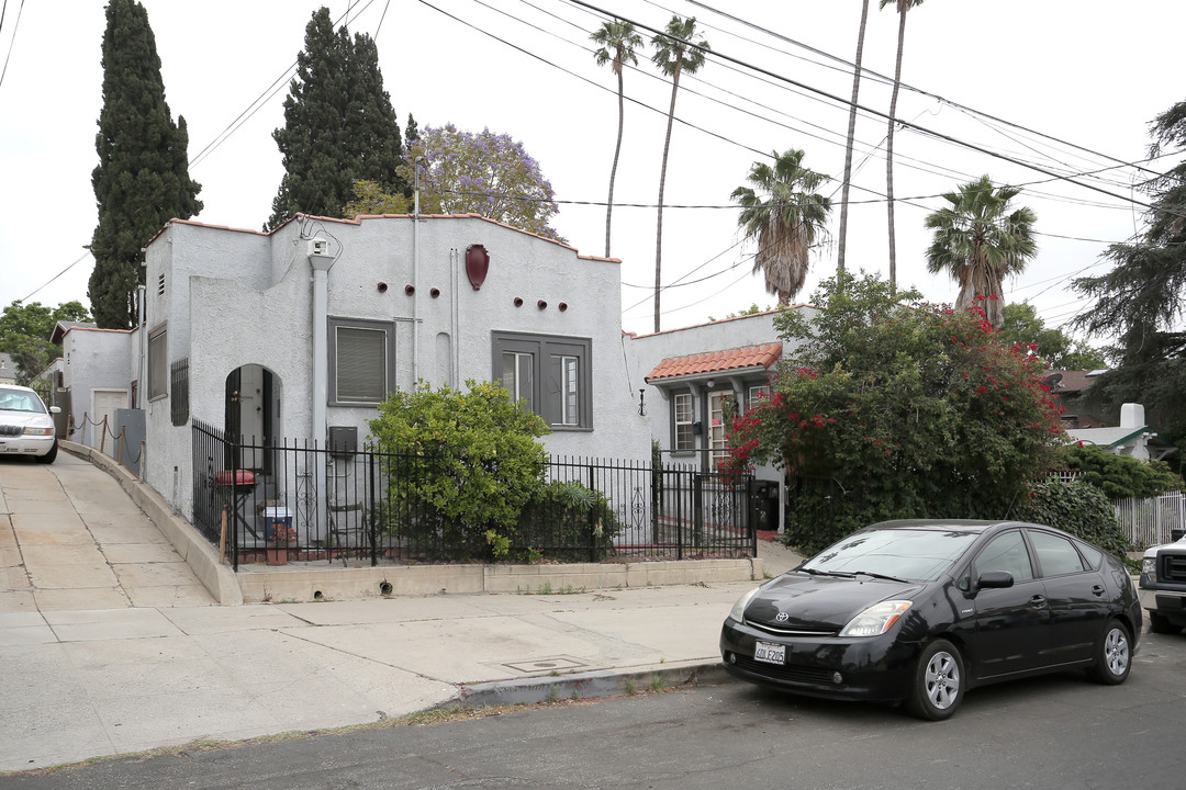 1618-1622 1/2 Maltman Ave in Los Angeles, CA - Building Photo