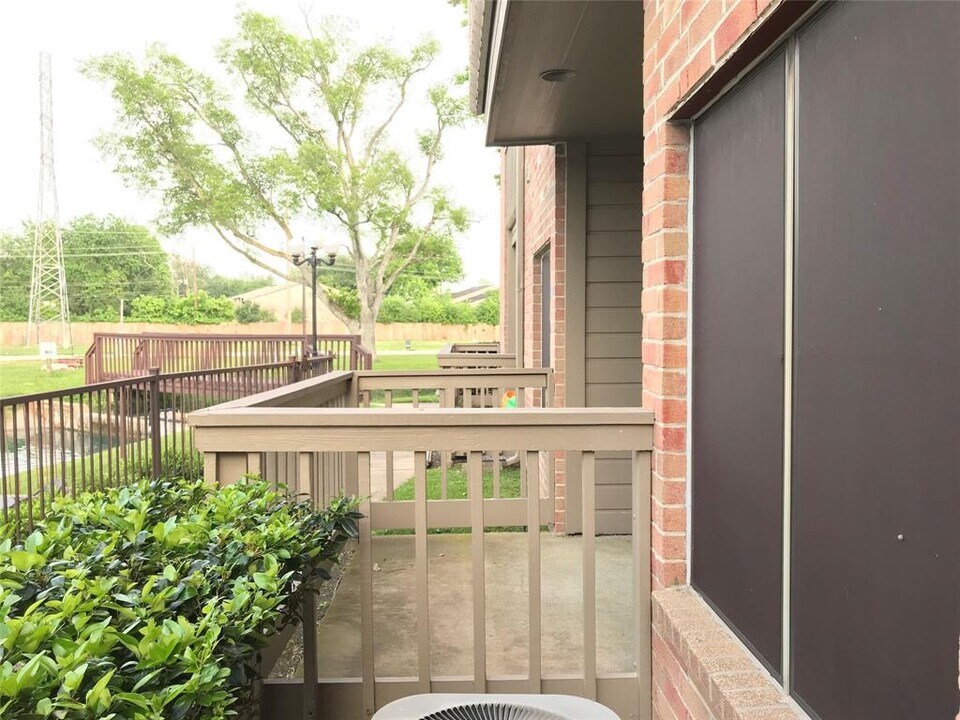 2023 Gentryside Dr in Houston, TX - Building Photo