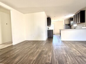 1008 Riverdale Cove in Jarrell, TX - Building Photo - Building Photo