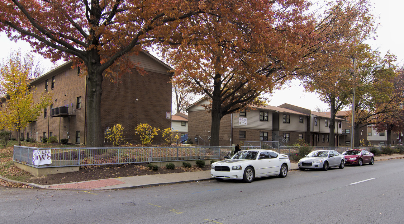 Jackson Woods Apartments in Louisville, KY - Foto de edificio