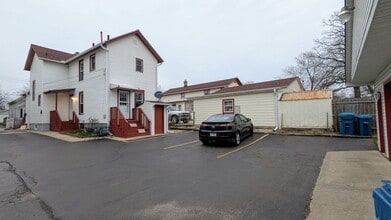 609 College Ave, Unit 1 - Lower in Aurora, IL - Building Photo - Building Photo