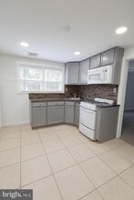 171 Pine Ave in Runnemede, NJ - Building Photo - Building Photo