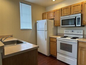 4009 Venetian Bay Dr in Kissimmee, FL - Building Photo - Building Photo