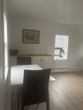 1061 Maplewood Ave in Portsmouth, NH - Building Photo - Building Photo