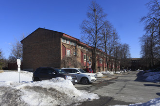 3000 Midland Ave in Toronto, ON - Building Photo - Building Photo