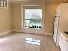 9XXX Oakmond Rd in Richmond, BC - Building Photo - Building Photo