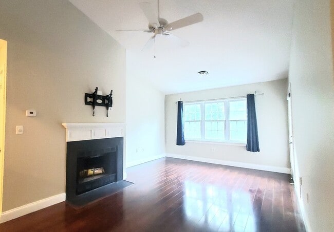 650 Brookside Dr in Andover, MA - Building Photo - Building Photo