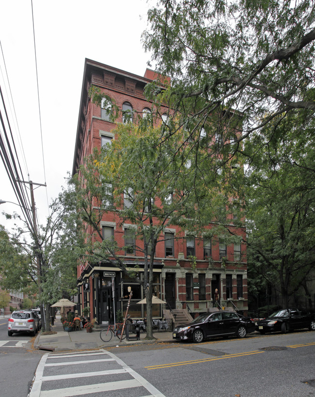 708-714 Jersey Ave in Jersey City, NJ - Building Photo - Building Photo