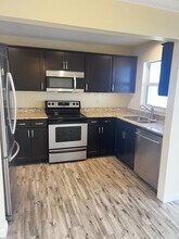 120 Shanle Dr in North Fort Myers, FL - Building Photo - Building Photo