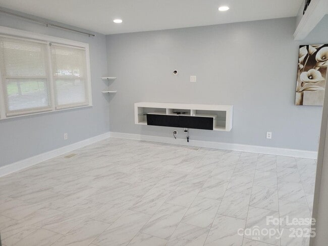 1531 Longleaf Dr in Charlotte, NC - Building Photo - Building Photo