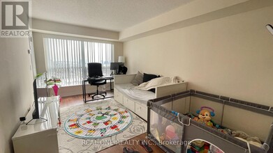 151-2151 Village Green Square in Toronto, ON - Building Photo - Building Photo