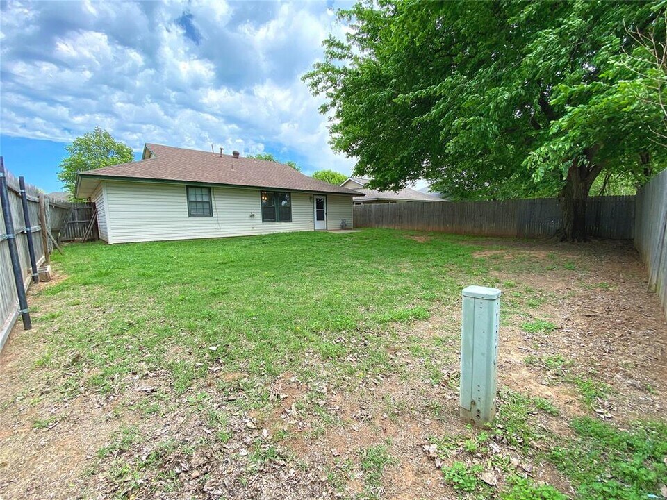 408 W 10th St in Edmond, OK - Building Photo