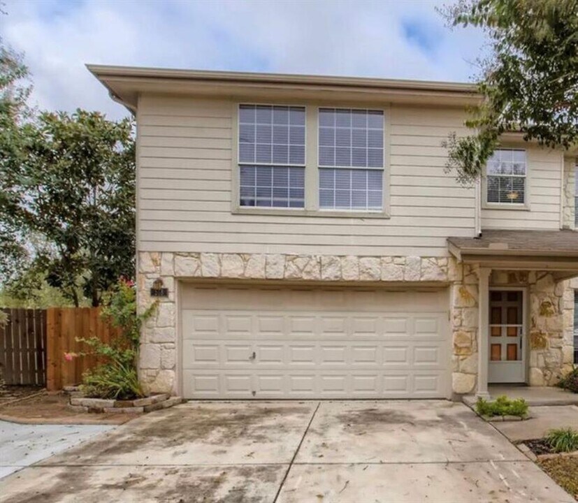 518 Pecos Cir in New Braunfels, TX - Building Photo