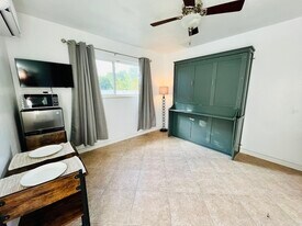 11400 NE 13th Ave in Miami, FL - Building Photo