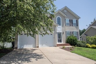 24676 Broad Creek Dr in Hollywood, MD - Building Photo - Building Photo
