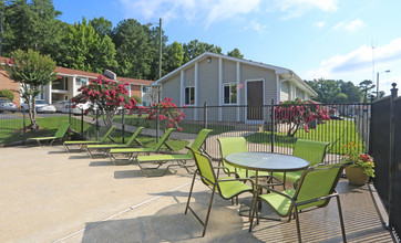 Mountain Woods Apartments in Birmingham, AL - Building Photo - Building Photo