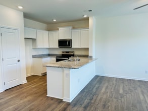 94 Moon Rock Ct in Johnson City, TN - Building Photo - Building Photo