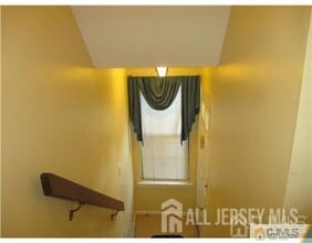 1406 Woodbridge Commons Way in Woodbridge Township, NJ - Building Photo - Building Photo