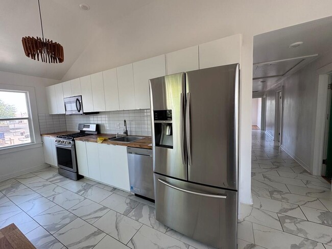 property at 120 N Austin St