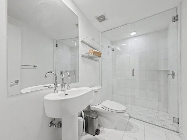 2950 NE 188th St in Aventura, FL - Foto de edificio - Building Photo