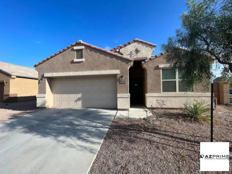 25275 W Buckeye Rd in Buckeye, AZ - Building Photo