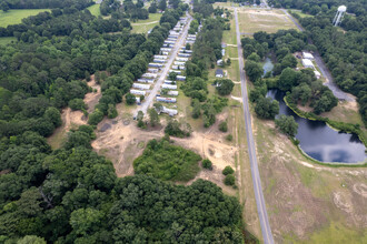 Edge Water Mobile Home Community in Dublin, GA - Foto de edificio - Building Photo