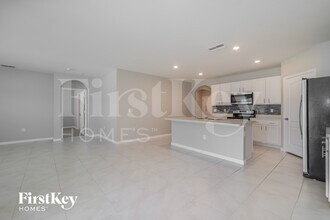 709 Kindred Ln in Auburndale, FL - Foto de edificio - Building Photo