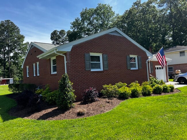 101 Mary Ann Dr in Seaford, VA - Building Photo - Building Photo