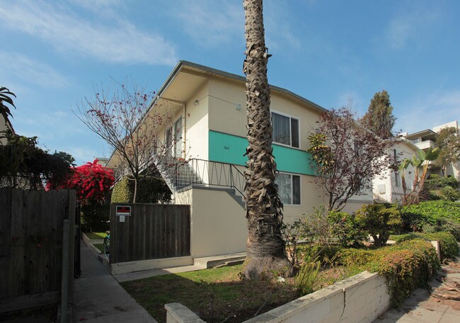 241 4th Ave in Venice, CA - Foto de edificio - Building Photo