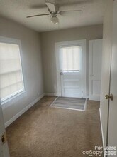 4911 Monroe Rd in Charlotte, NC - Building Photo - Building Photo
